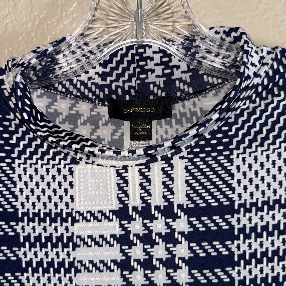 Espresso Navy and White Geometric Top - Picture 3 of 6